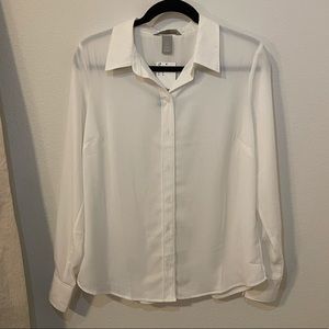 H&M women’s classic button down blouse. Size M